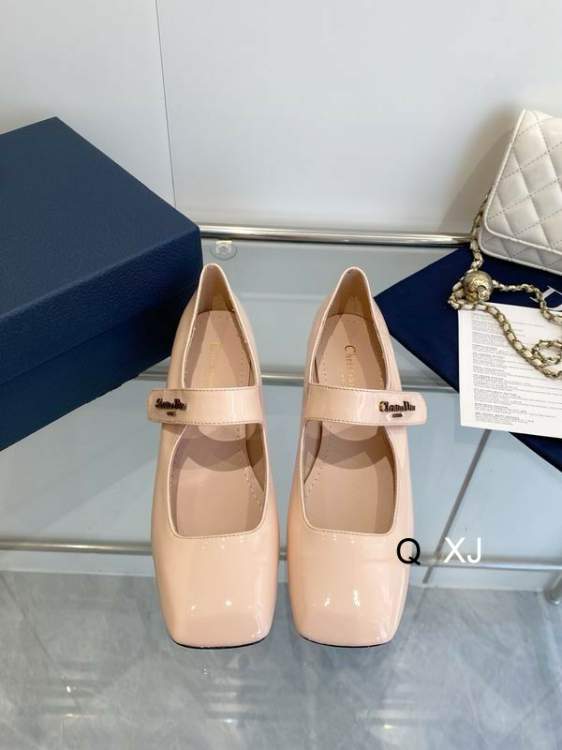 Picture of Dior Shoes _SKUDiorsz35-40XJ06083825